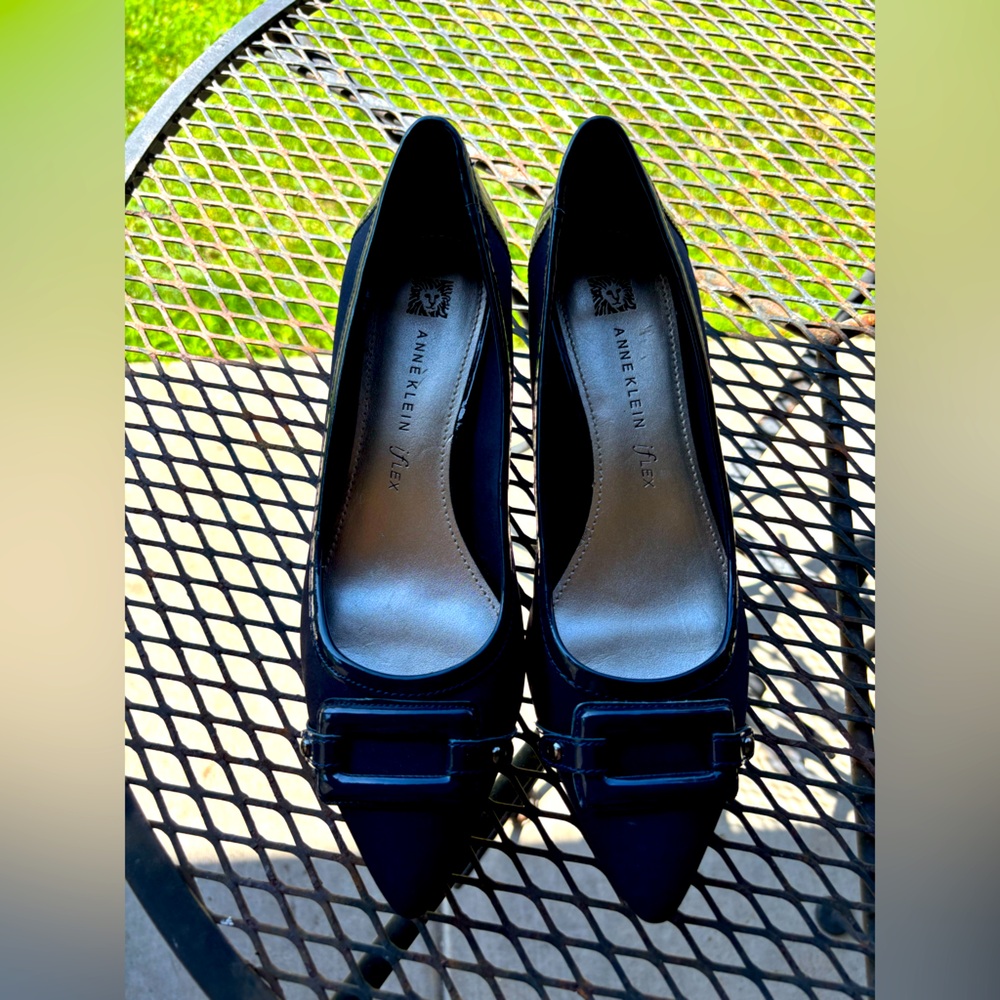 Vintage Anne Klein Dark Blue Buckle pumps sz 9.5 - Picture 6 of 8